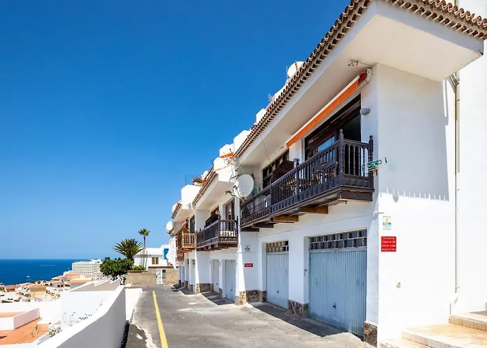 Ocean And Siam Park View Apartment